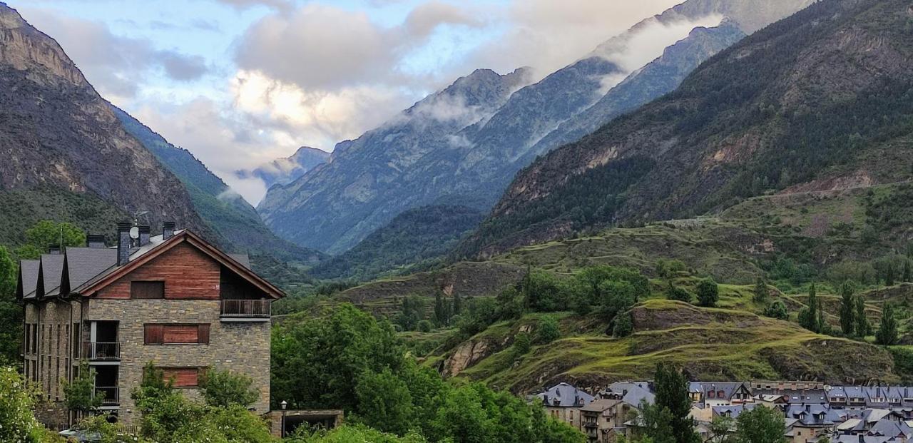 Pleta Del Mon Lägenhet Benasque Exteriör bild