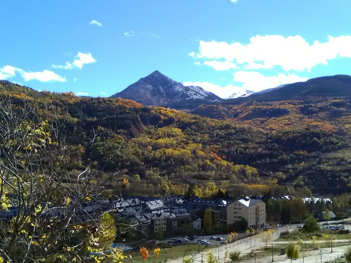 Pleta Del Mon Lägenhet Benasque Exteriör bild